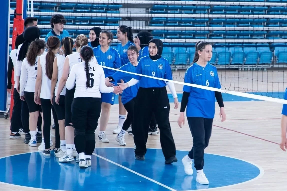 EBYÜ Bahar Şenlikleri spor müsabakaları devam ediyor
