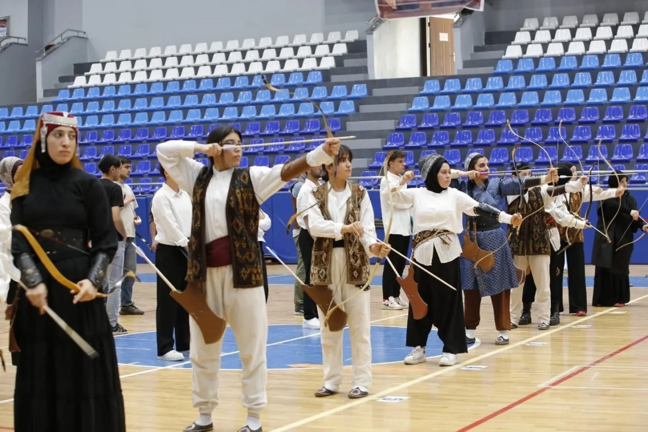 EBYÜ’lü öğrencilerden ikincilik
