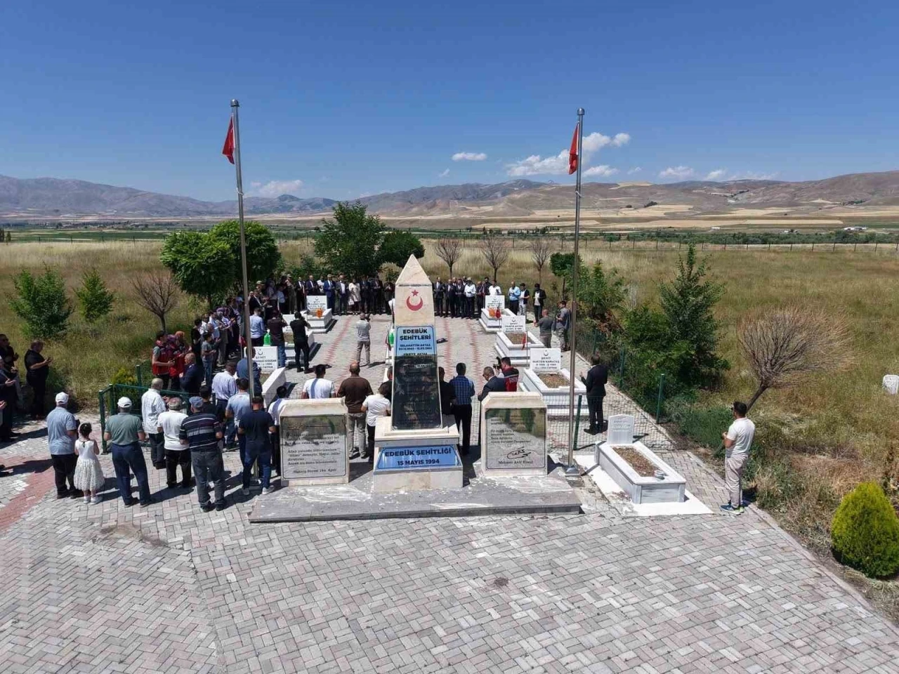 Edeb&uuml;k Şehitliği&rsquo;nde 15 Temmuz anması
