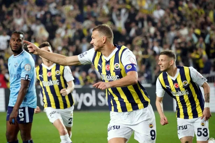 Edin Dzeko ligde 19. golüne ulaştı
