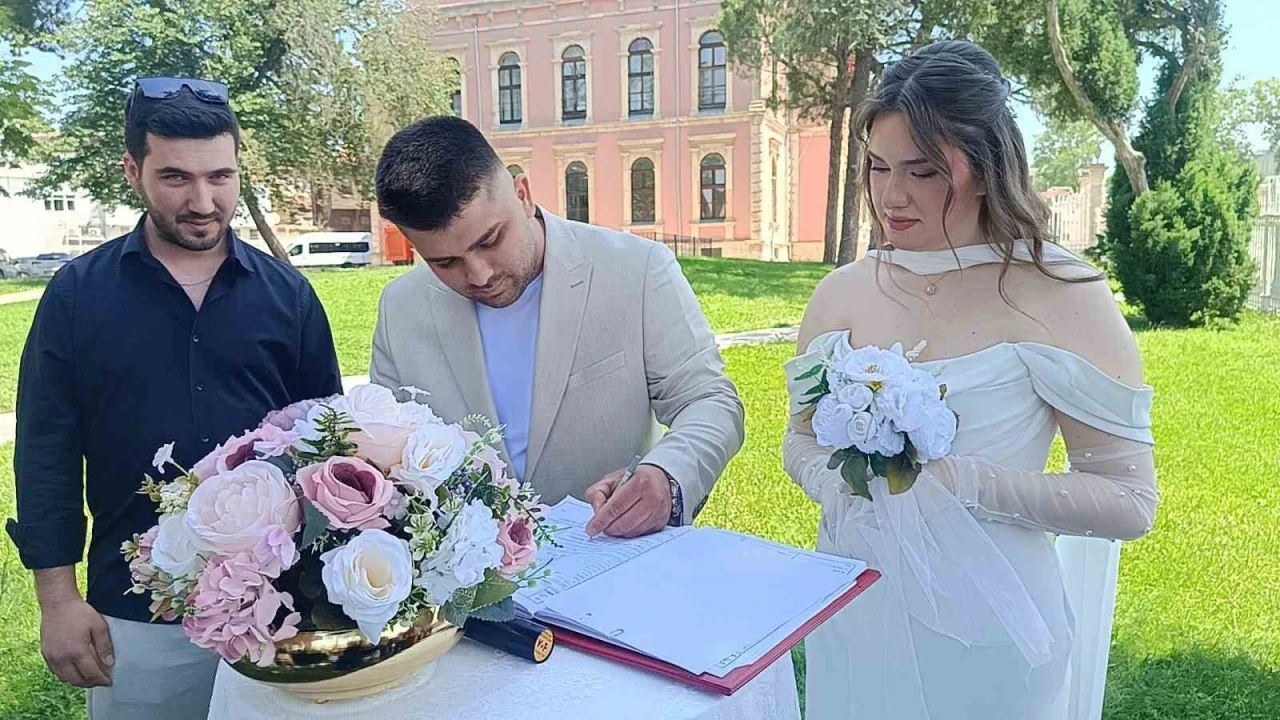 Edirne&rsquo;de 33 &ccedil;iftin mutluluğu aynı tarihte buluştu: Evlenmek i&ccedil;in 06.06.2026&rsquo;yı se&ccedil;tiler
