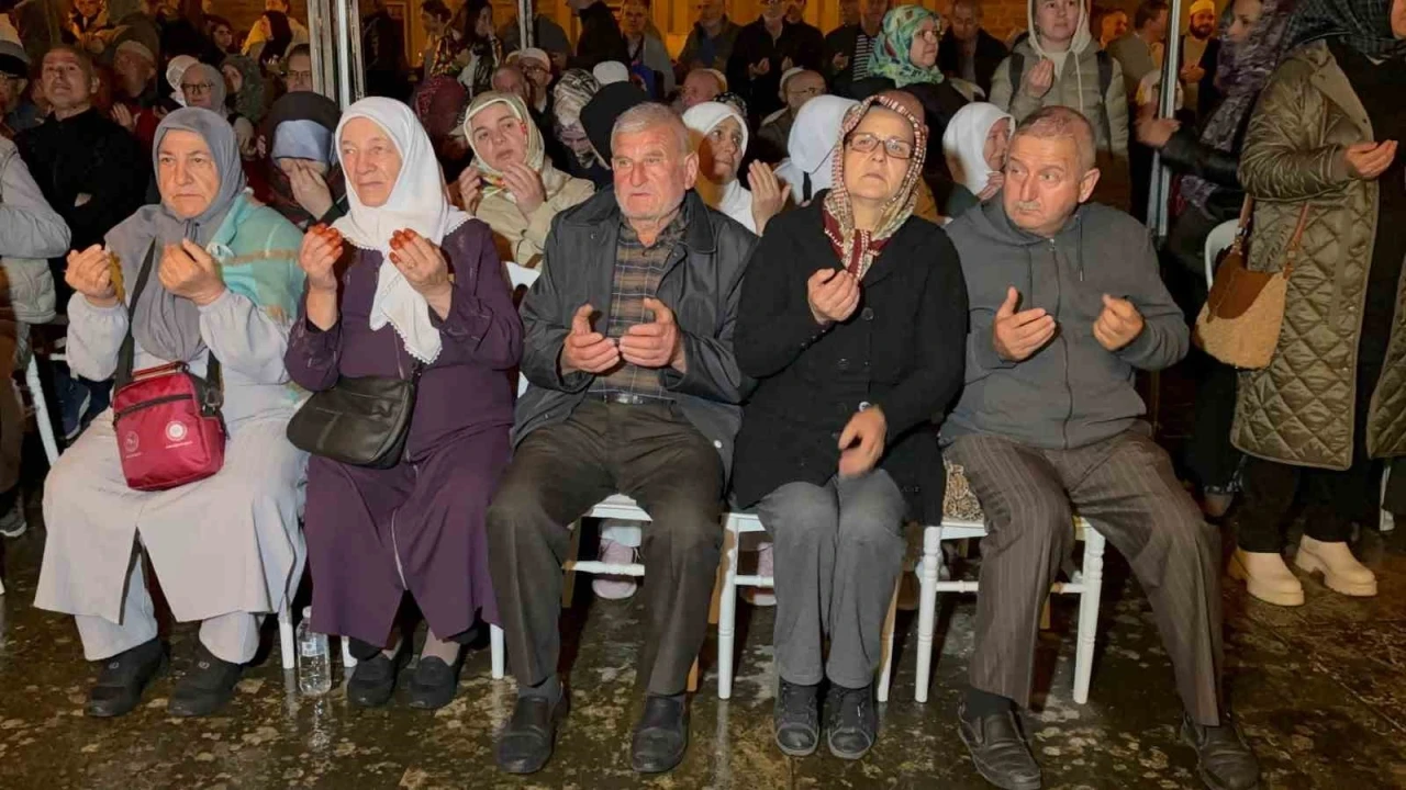Edirne’de 76 kişilik hac kafilesi dualarla uğurlandı
