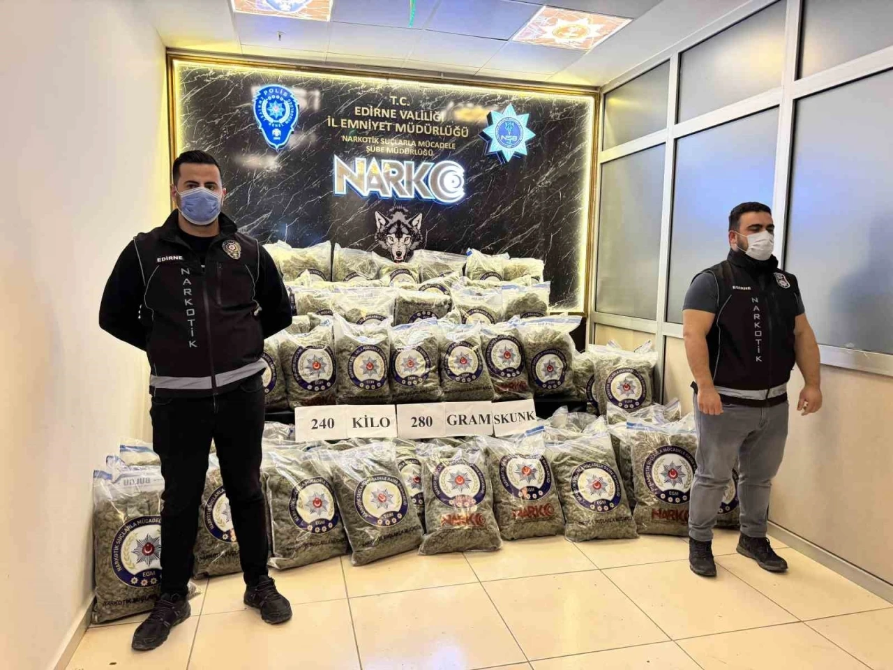 Edirne&rsquo;de ele ge&ccedil;irilen uyuşturucu maddeler sergilendi
