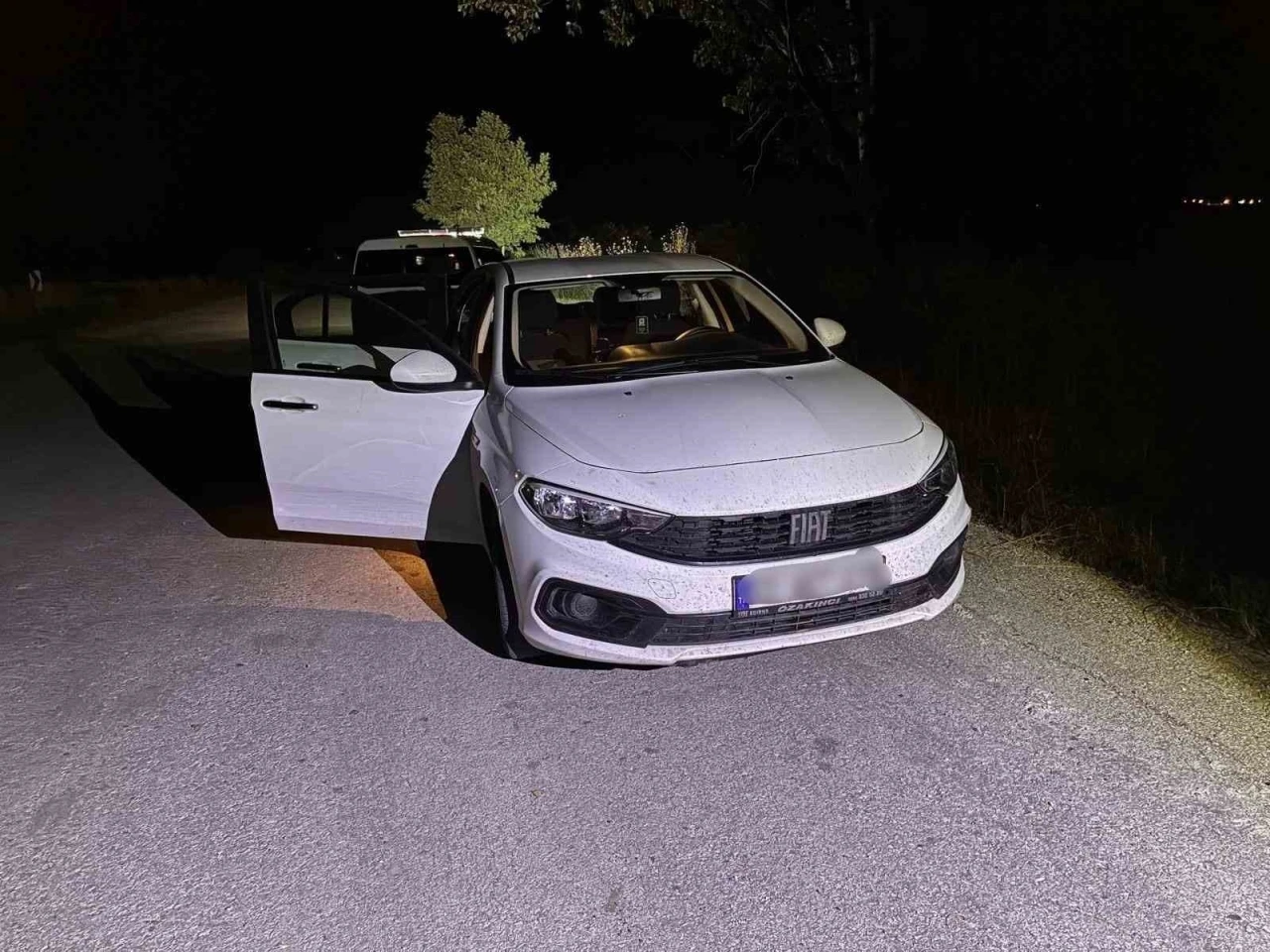 Edirne&rsquo;de g&ouml;&ccedil;men ka&ccedil;ak&ccedil;ılığı operasyonu: 2 g&ouml;zaltı
