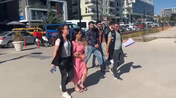 Edirne&rsquo;de g&ouml;&ccedil;men ka&ccedil;ak&ccedil;ısı kadın ve su&ccedil; ortağı tutuklandı
