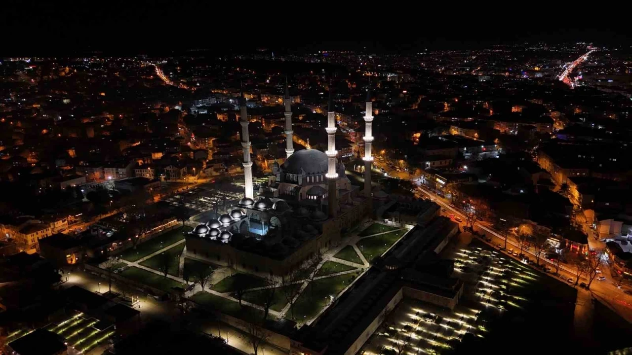 Edirne&rsquo;de Mira&ccedil; Kandili dualarla idrak edildi
