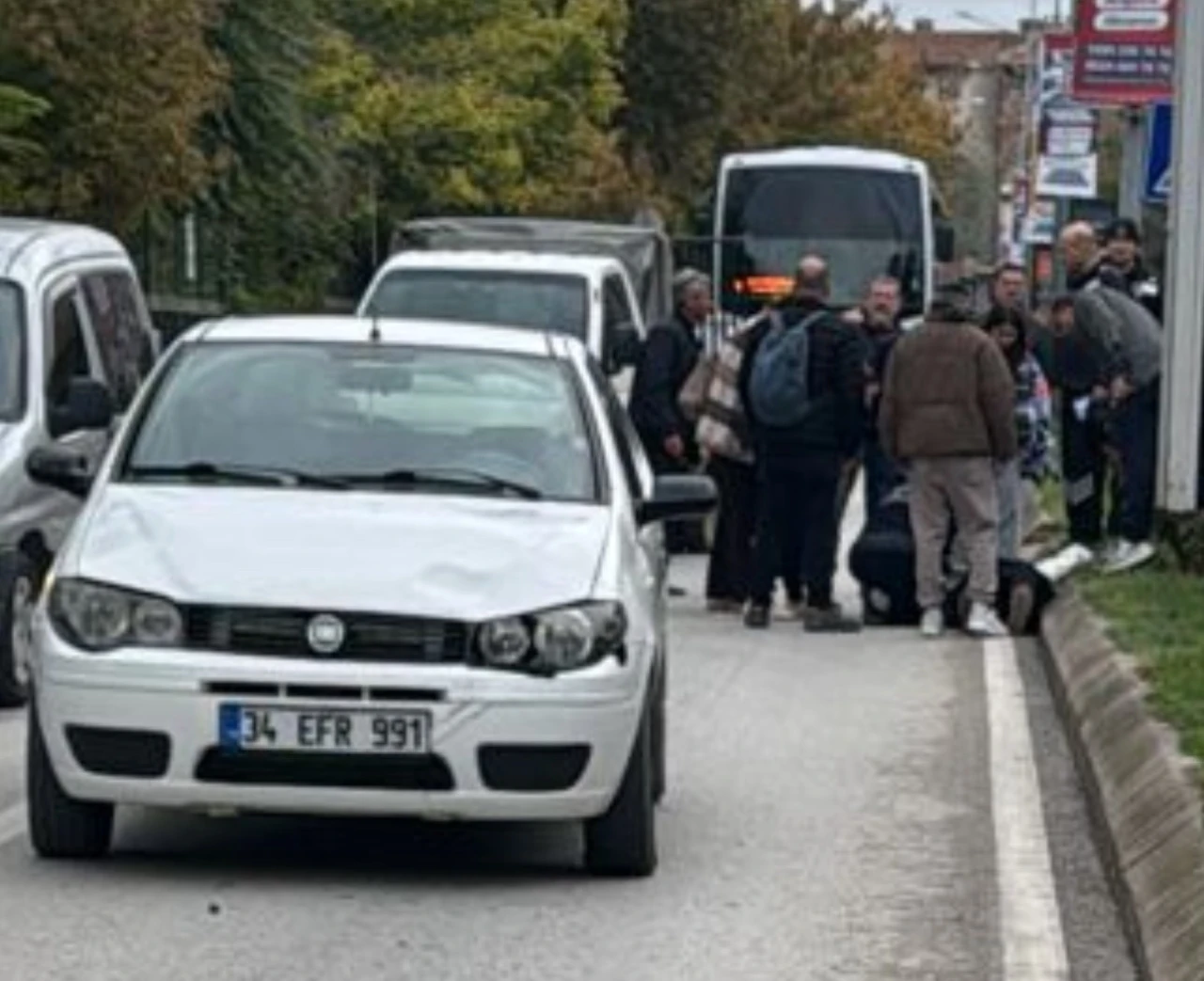 Edirne’de otomobil yaya geçidinde kadına çarptı
