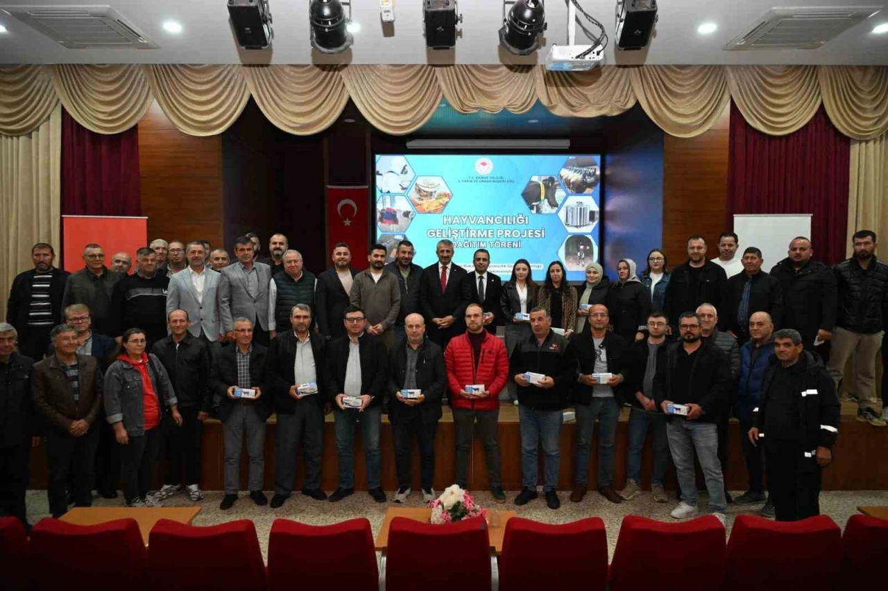 Edirne’de sütte verim artacak: 52 besiciye erken teşhis cihazı dağıtıldı

