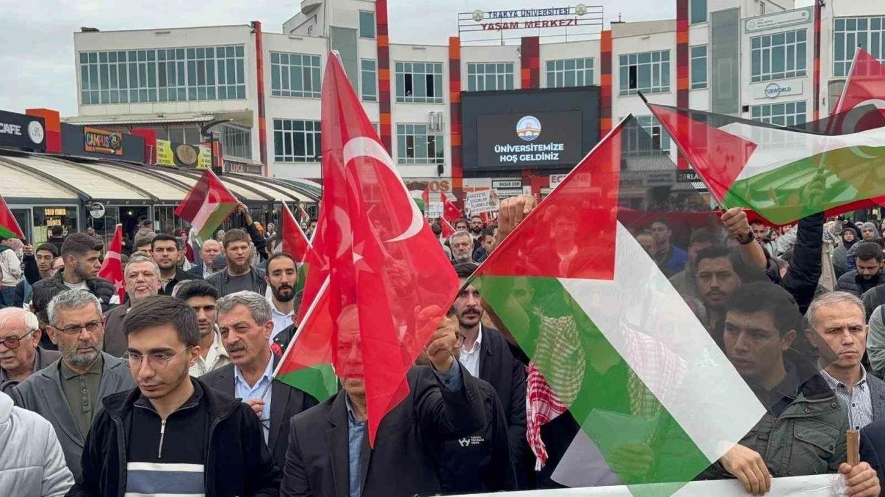 Edirne’de üniversite öğrencilerinden Filistin’e destek yürüyüşü
