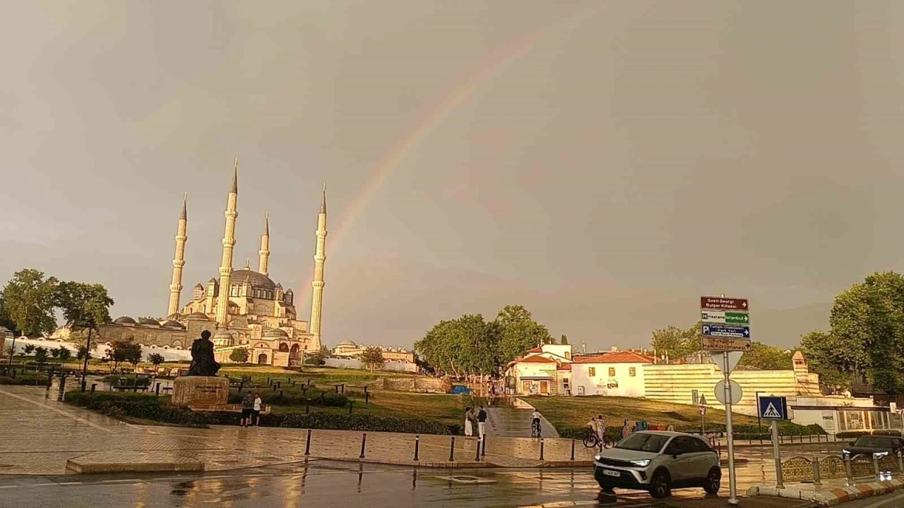 Edirne’de yağmur sonrası gökkuşağı şöleni
