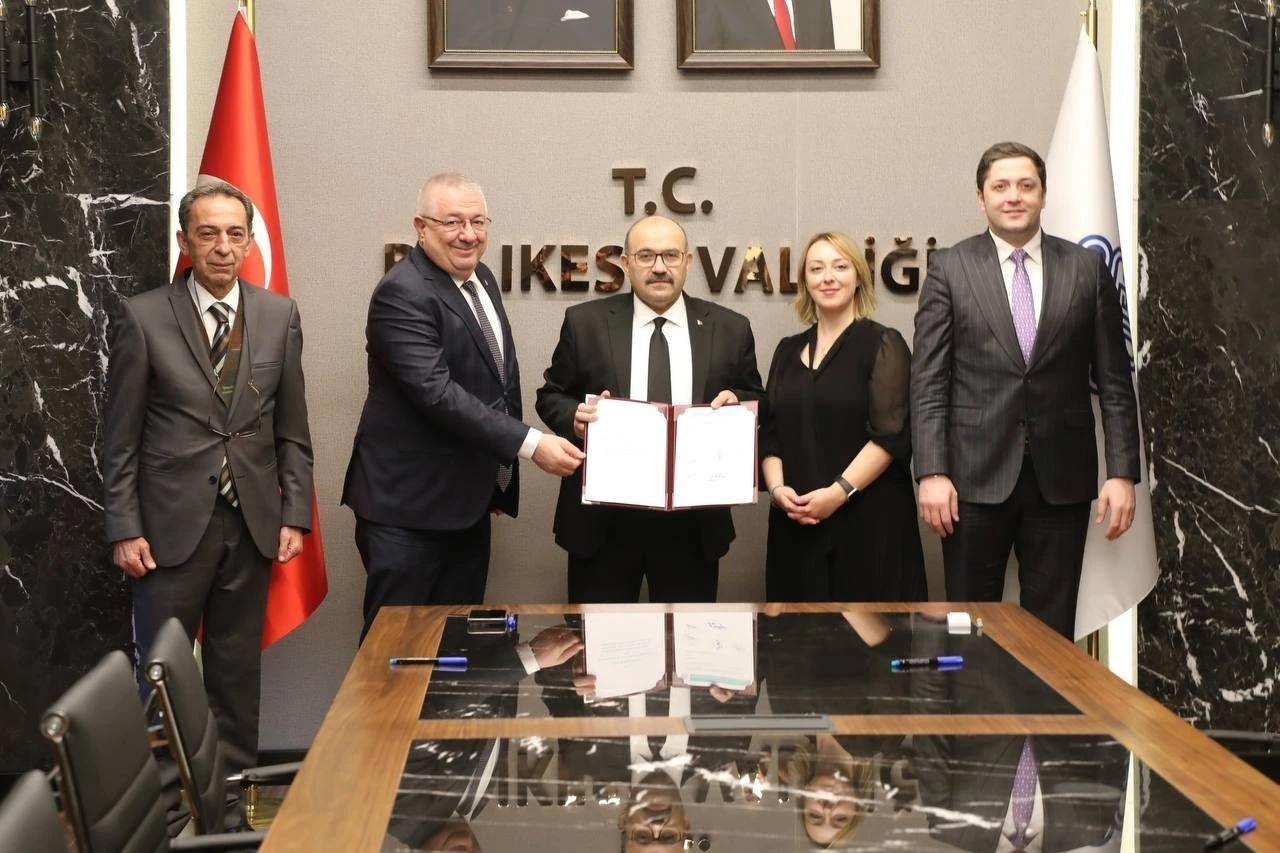 Edremit&rsquo;e &uuml;&ccedil; yeni aile sağlığı merkezi kazandırılıyor
