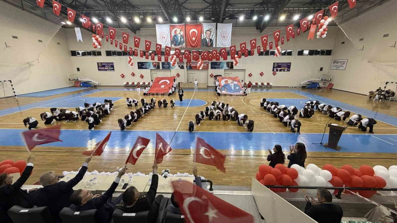 Edremit&rsquo;te 19 Mayıs coşkusu
