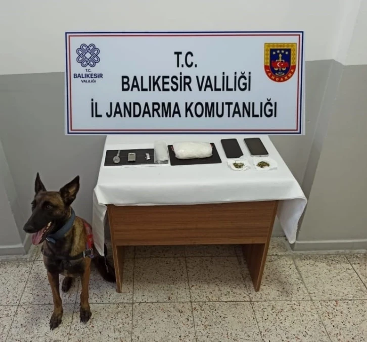 Edremit&rsquo;te 480 gram metamfetamin ele ge&ccedil;irildi: 2 g&ouml;zaltı
