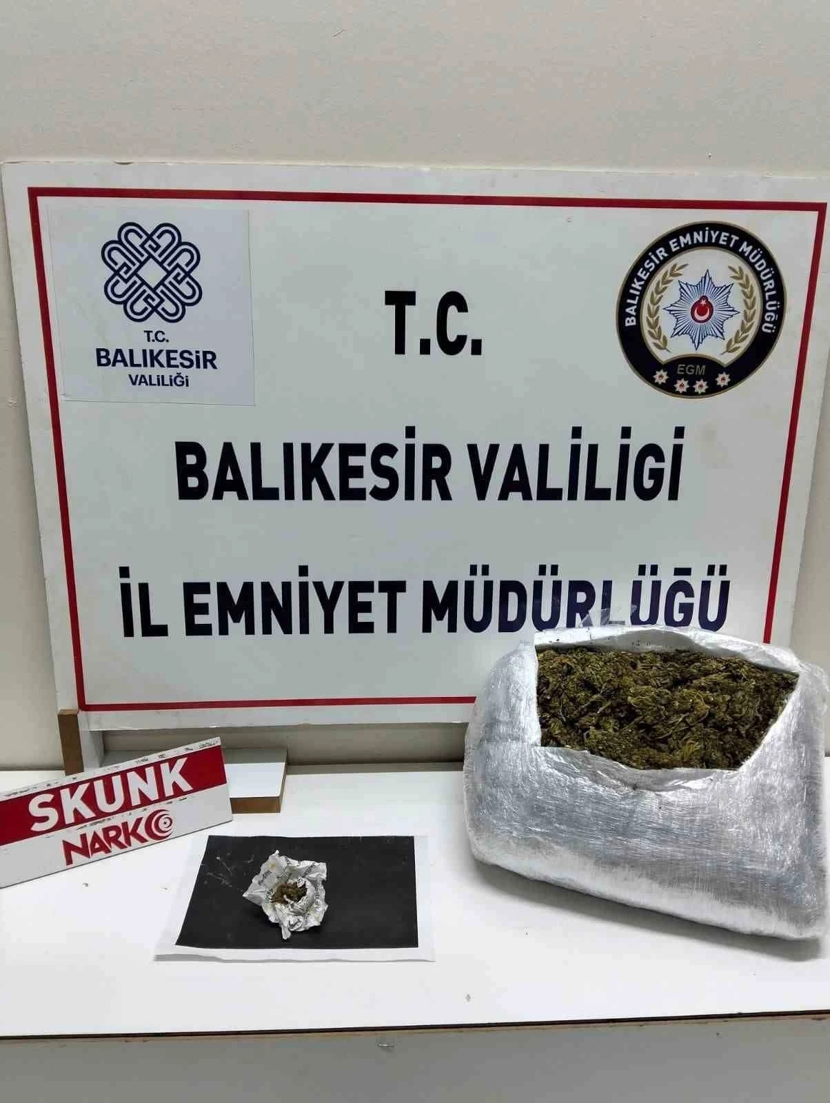 Edremit’te 696 gram uyuşturucu ele geçirildi