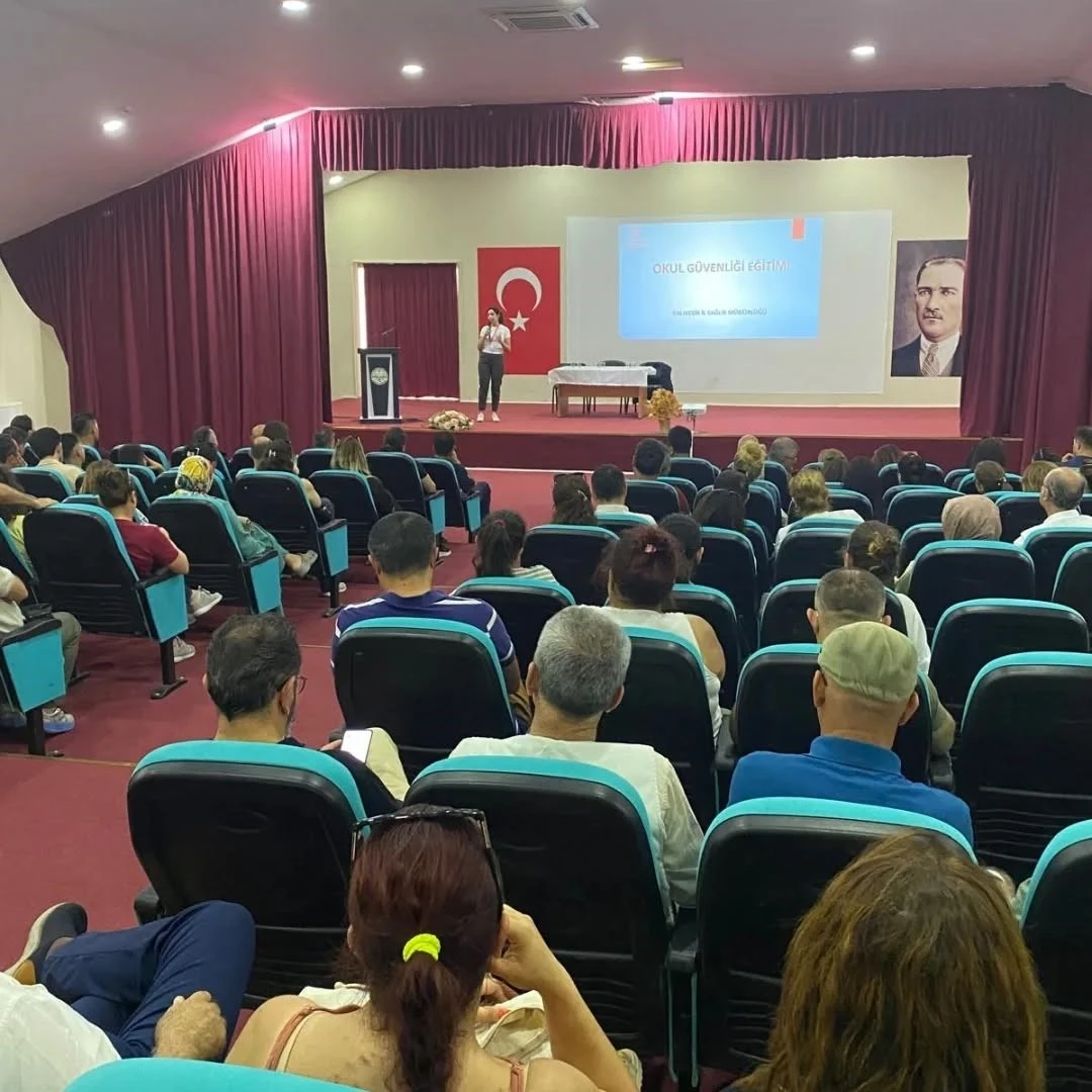 Edremit’te okul müdürleri ve rehber öğretmenlere s