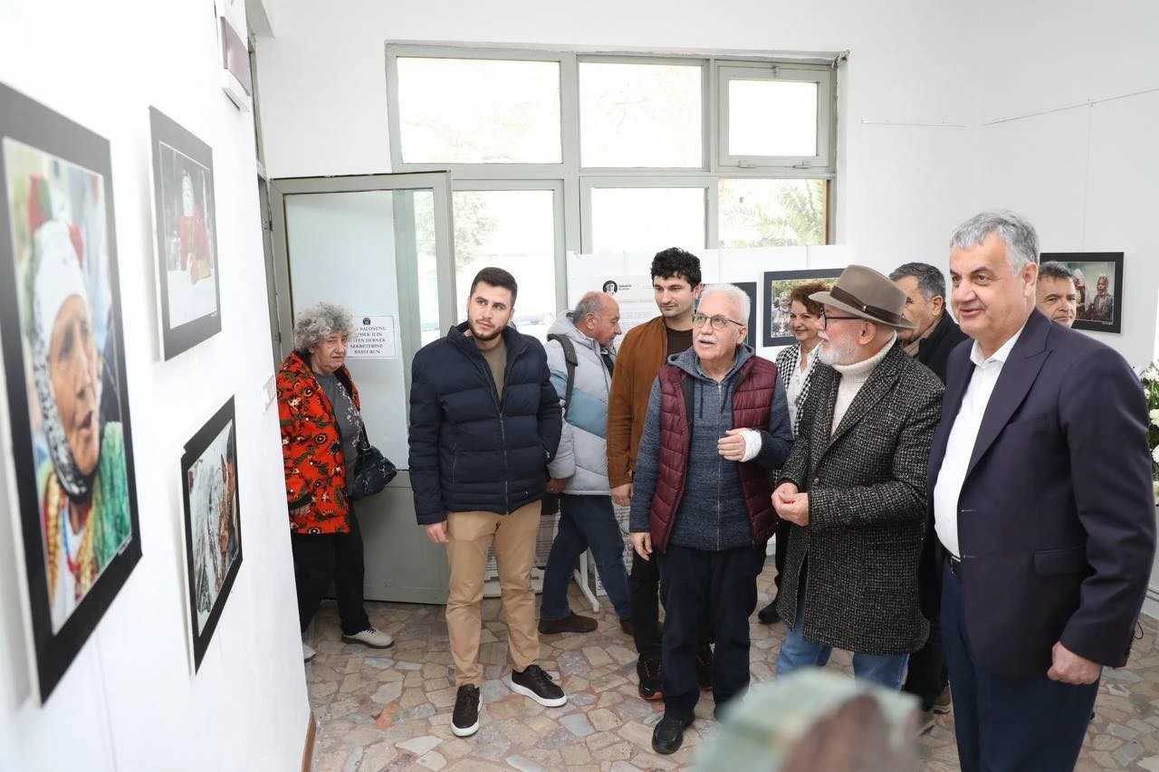 Edremit&rsquo;te "Kazdağı Eteklerinde" fotoğraf sergisi a&ccedil;ıldı
