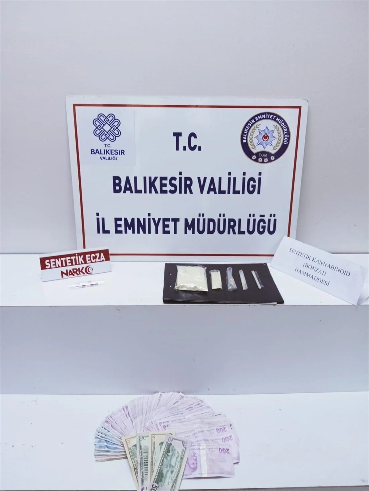 Edremit’te uyuşturucu operasyonu: 2 gözaltı
