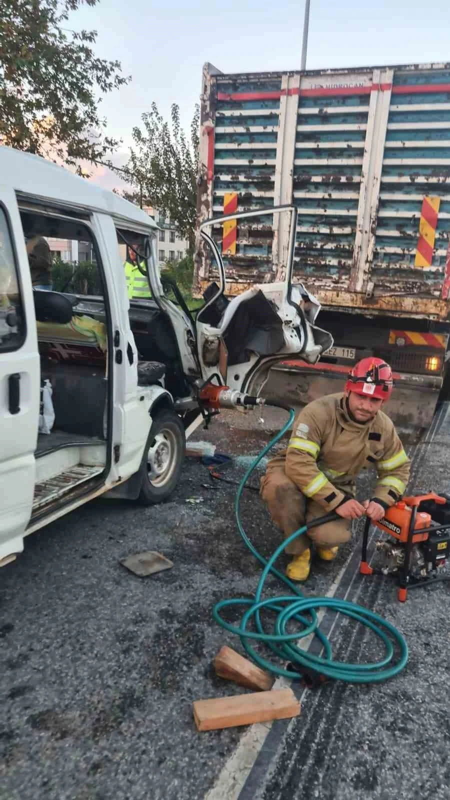 Edremit’te zincirleme kaza: 6 yaralı
