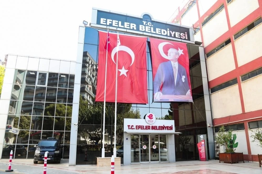 Efeler Belediyesi’nde istifa depremi: 2 başkan yardımcısı birlikte istifa etti
