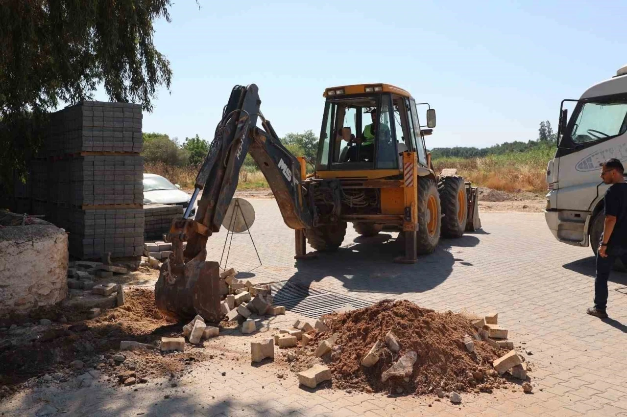 Efeler Belediyesi&rsquo;nden Şehir Hastanesi yolunda &ccedil;alışma
