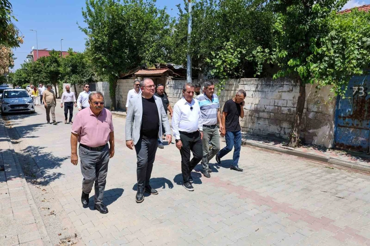 Efeler Belediyesi Umurlu&rsquo;daki 10 bin metrekarelik yola parke taşı d&ouml;şeyecek
