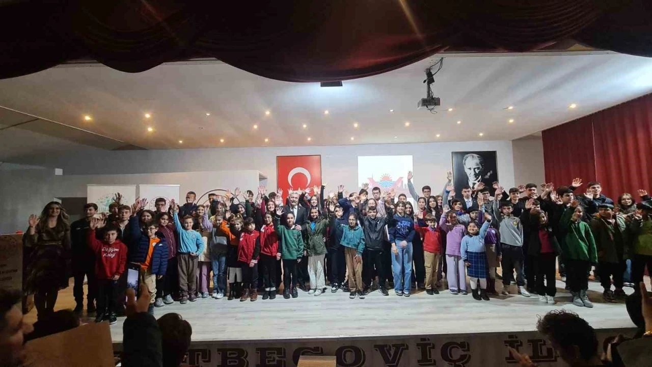 Efeler&rsquo;de &ouml;ğrenci meclisi a&ccedil;ılış programı ger&ccedil;ekleştirildi
