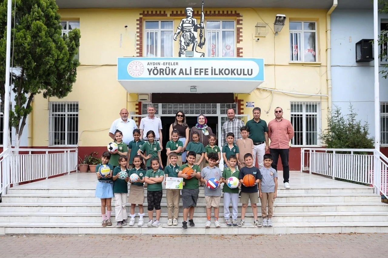 Efeler&rsquo;in &ccedil;evreci minikleri &ouml;d&uuml;llerine kavuştu
