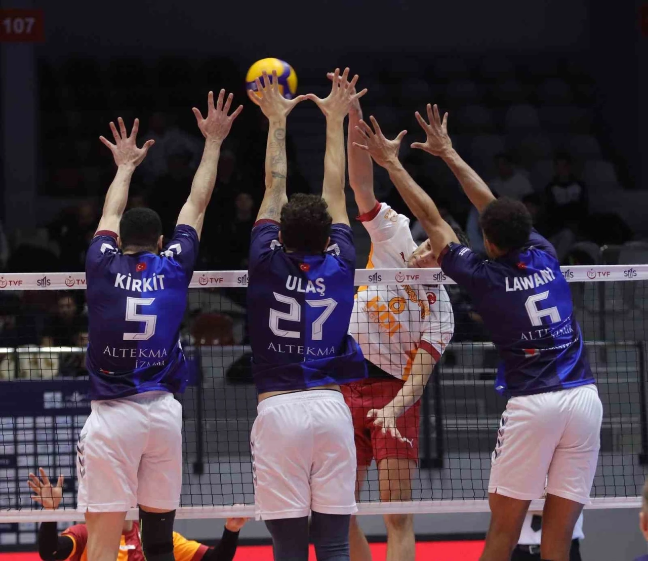 Efeler Ligi: Altekma: 1 -  Galatasaray: 3
