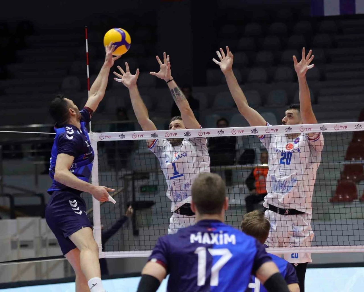 Efeler Ligi: Altekma: 2 - Halkbank: 3
