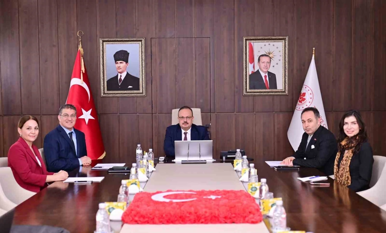 Efeler ve Didim H&uuml;k&uuml;met Konağı projeleri değerlendirildi
