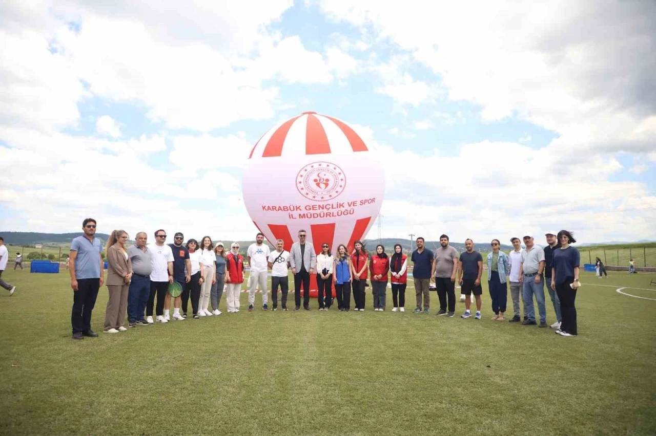 Eflani&rsquo;de gen&ccedil;ler spor ve eğlenceyle buluştu
