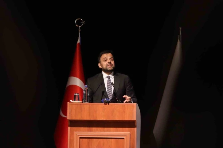 Egeli gen&ccedil;lere ilk ders Turkcell Genel M&uuml;d&uuml;r&uuml; Ko&ccedil;&rsquo;tan
