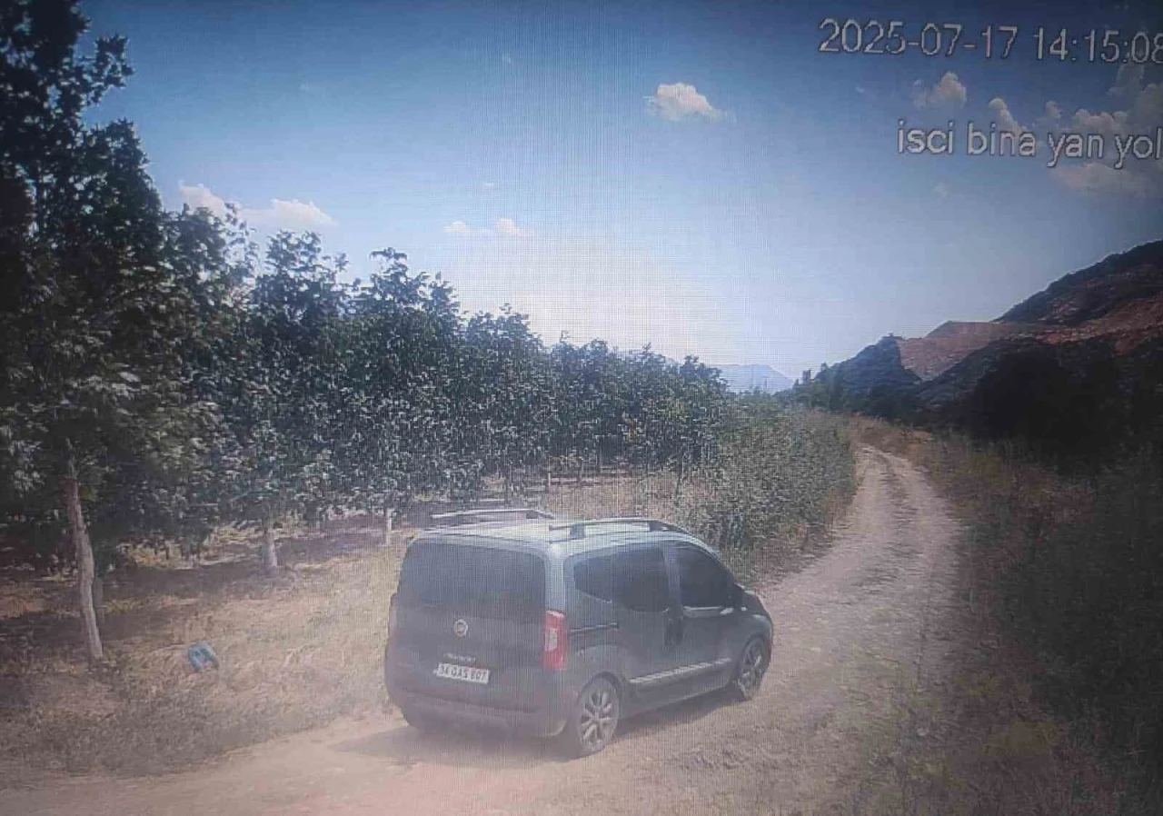 Eğirdir’de sahte plakalı araçla 3 evi soyan 4 şüpheliden 3’ü yakalandı
