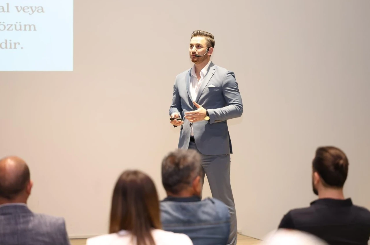 Eğitim Bilimci Paşayev, Azerbaycan&rsquo;da kariyer fırsatlarını keşfetme y&ouml;ntemlerini anlatacak
