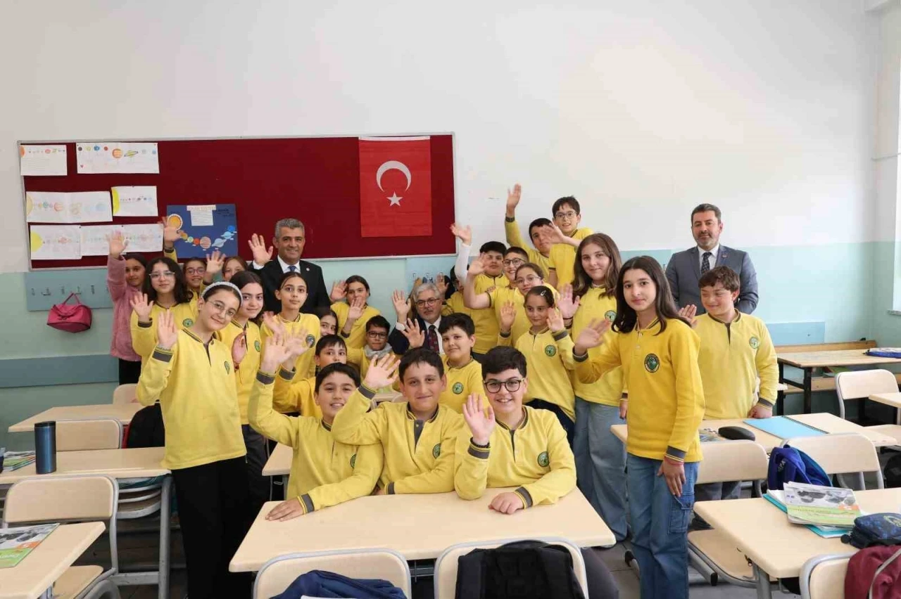Eğitimin kalbinde &ouml;ğrencilerle buluştular
