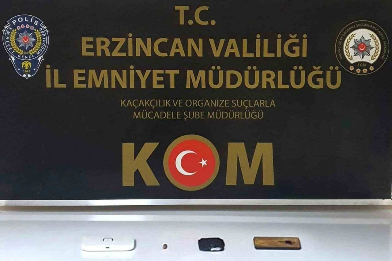 Ehliyet sınavında kopya düzeneği ele geçirildi
