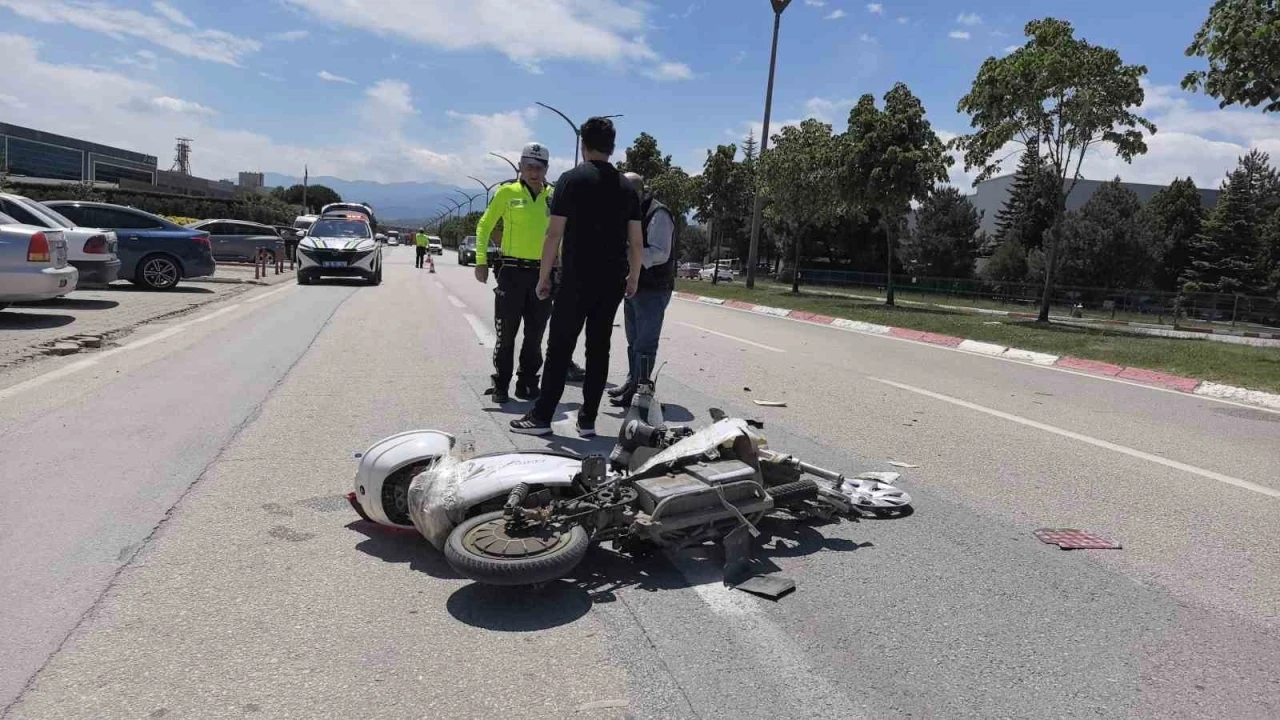 Ekipler dakikalarca dil döktü, parçalanan bisikletini bırakmamak için direndi

