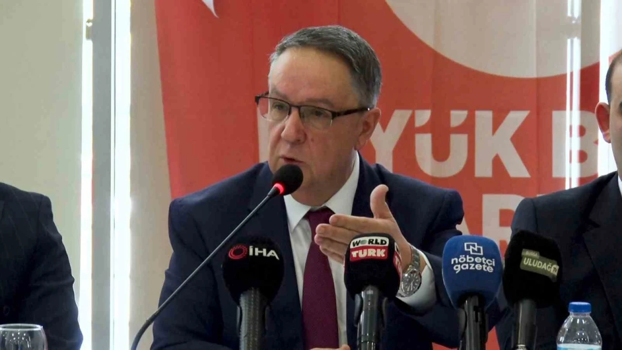 Ekrem Alfatlı: "Asgari &uuml;cret enflasyonu tetikleyen bir etken değildir"
