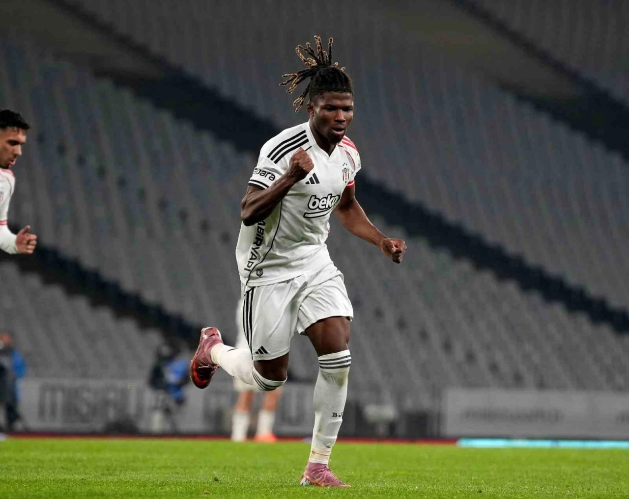 El Bilal Toure skora katkı yapmaya devam ediyor
