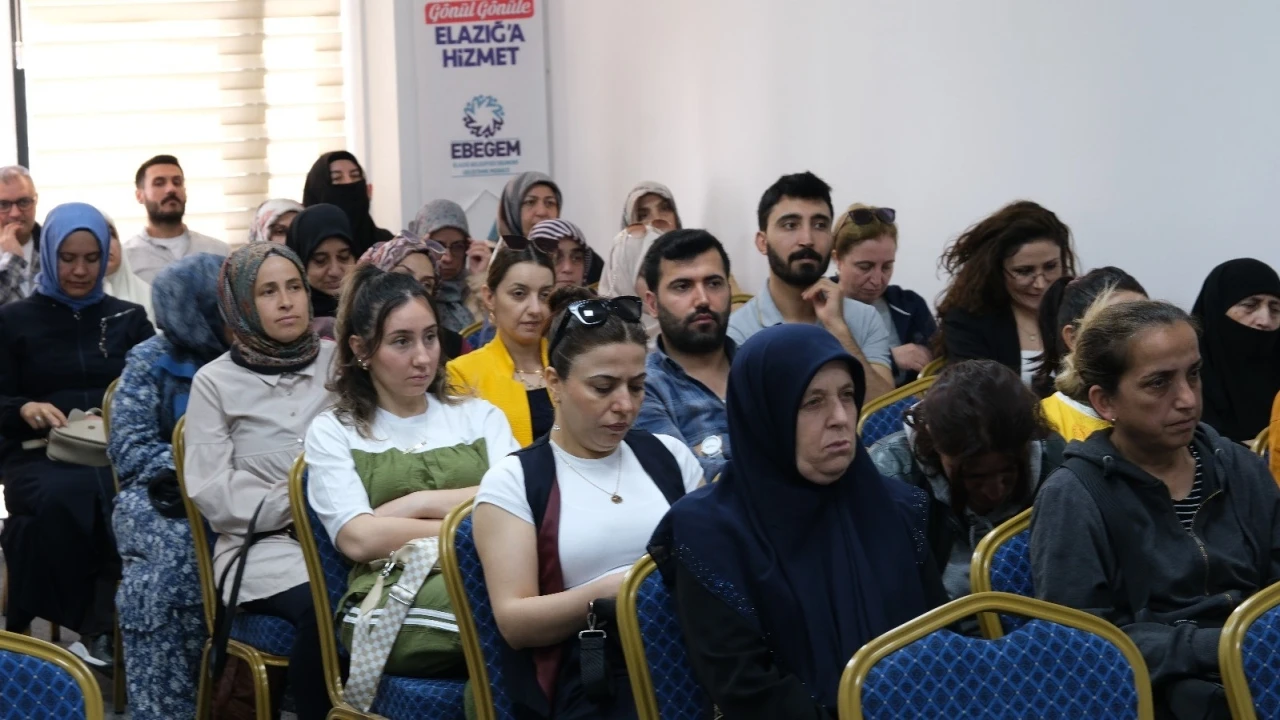 Elazığ Belediyesi &quot;ailede ruh sağlığı&quot; konulu söyleşi düzenledi
