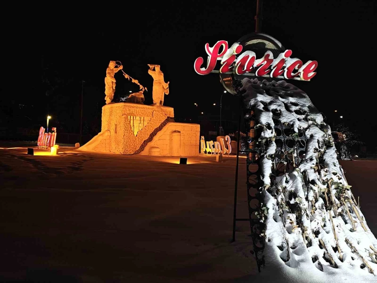 Elazığ &Ccedil;ayda&ccedil;ıra Kavşağı&rsquo;nda kar manzarası
