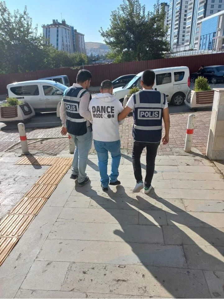 Elazığ&rsquo;da 16 yıl kesinleşmiş hapis cezası bulunan şahıs yakalandı
