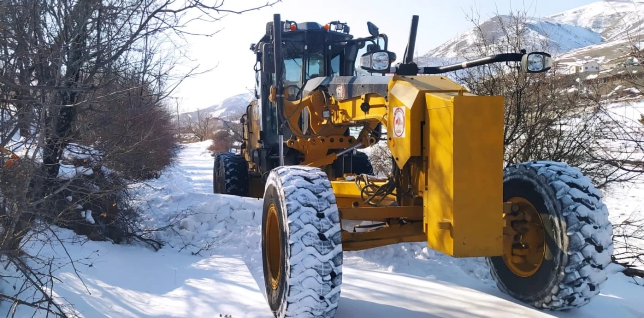 Elazığ’da 17 köy yolu ulaşıma kapandı