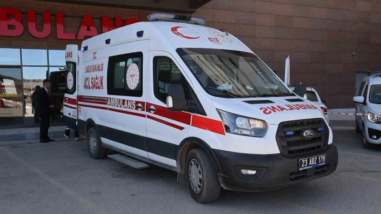 Elazığ’da 4 kişi içtikleri sütlü kahveden zehirlendi
