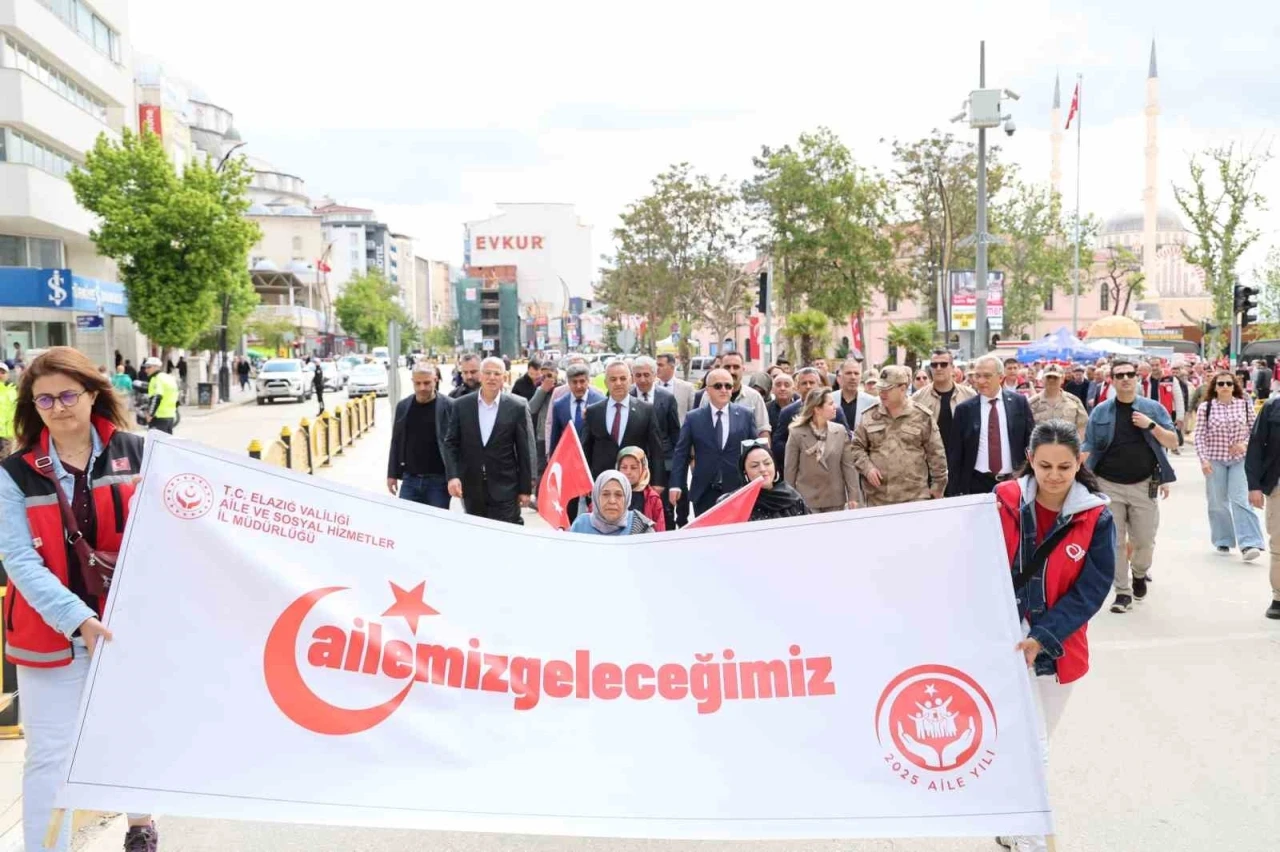 Elazığ’da ‘Aile Yılı’ yürüyüşü
