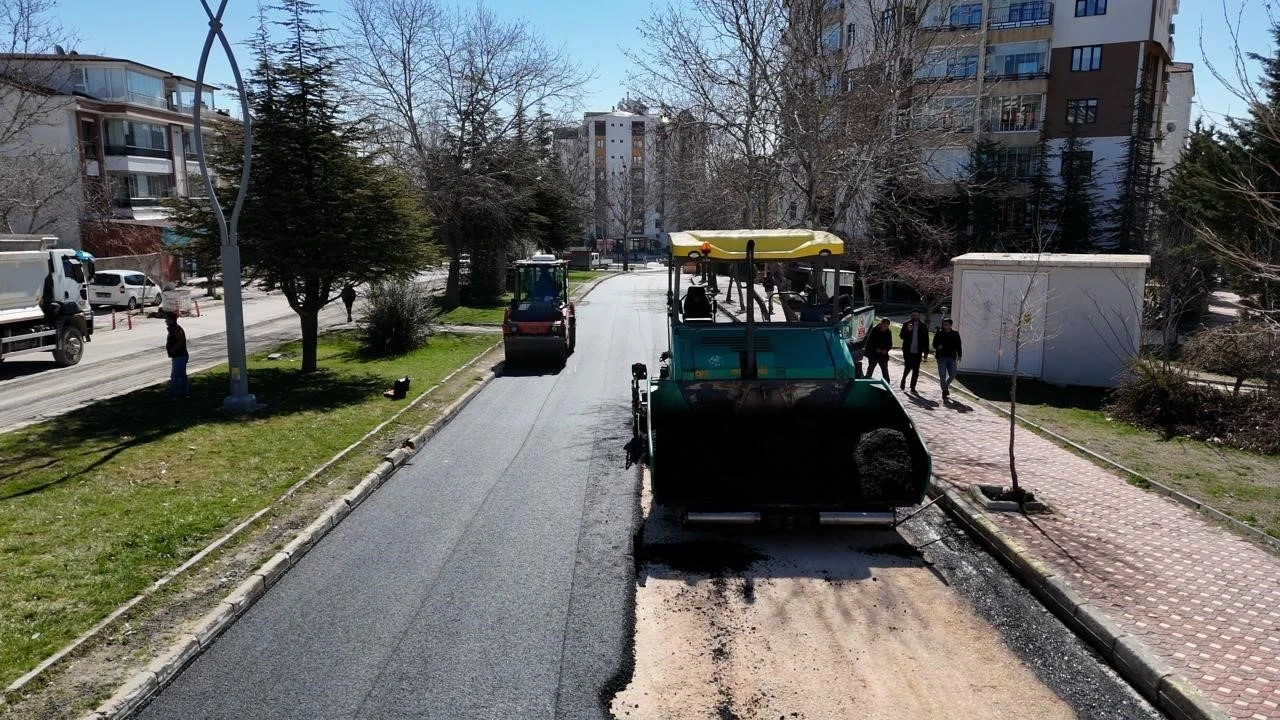 Elazığ&rsquo;da &lsquo;asfalt&rsquo; yılı başladı
