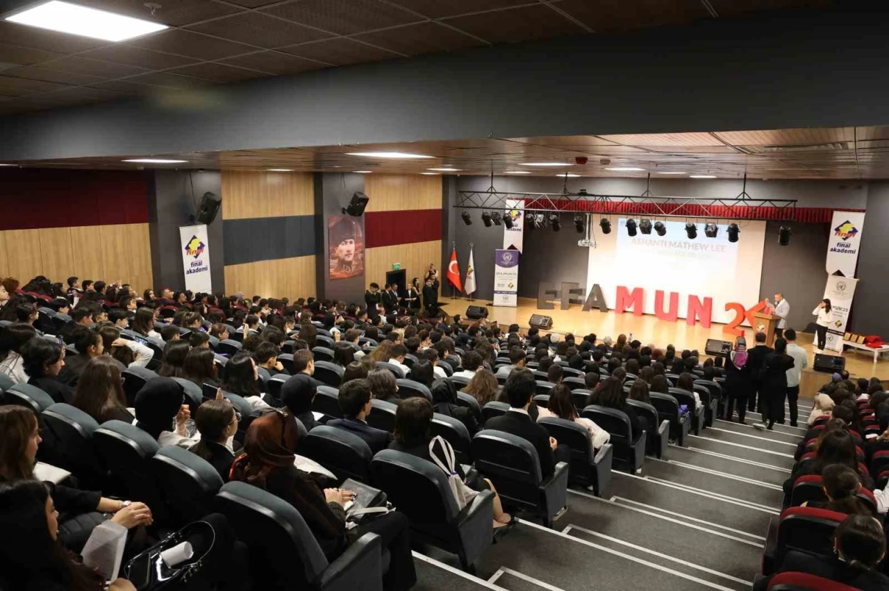 Elazığ’da bir ilk: 370 öğrenciyle Birleşmiş Milletler simülasyonu gerçekleştirildi
