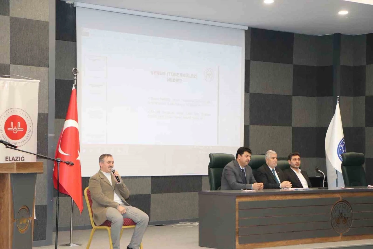 Elazığ&rsquo;da din g&ouml;revlileri bir araya geldi
