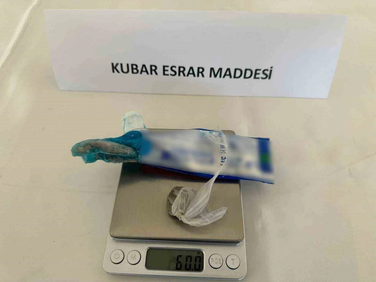 Elazığ’da diş macunu tüpünden esrar çıktı
