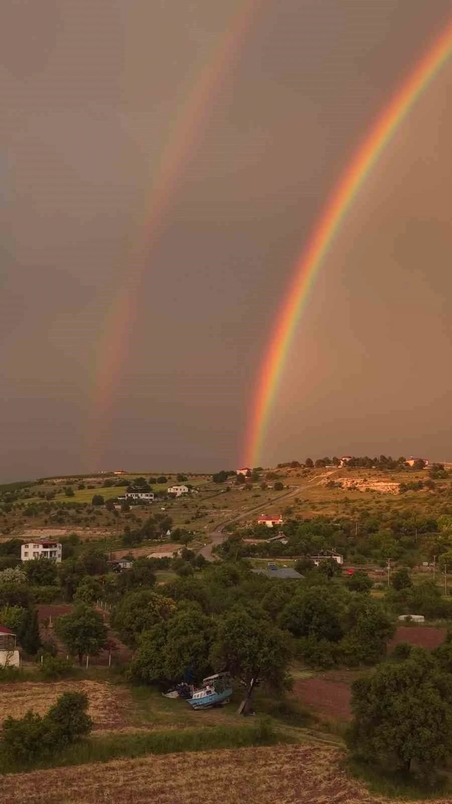 Elazığ&rsquo;da g&ouml;kkuşakları g&ouml;rsel ş&ouml;len oluşturdu
